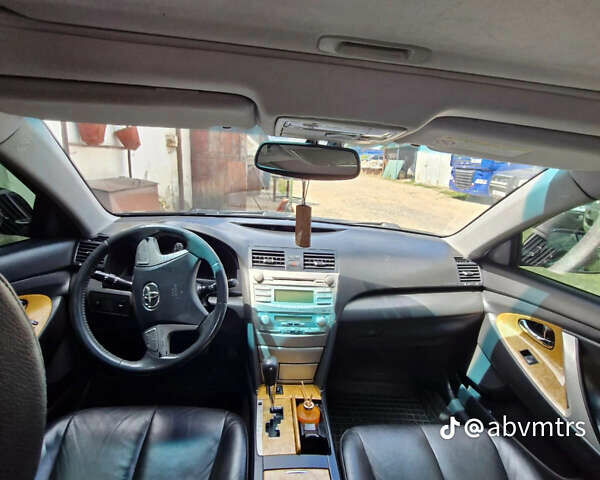 Черный Тойота Камри, объемом двигателя 2.4 л и пробегом 211 тыс. км за 7700 $, фото 5 на Automoto.ua