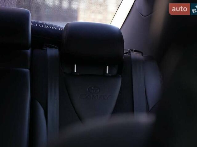 Черный Тойота Камри, объемом двигателя 3.5 л и пробегом 238 тыс. км за 10500 $, фото 26 на Automoto.ua