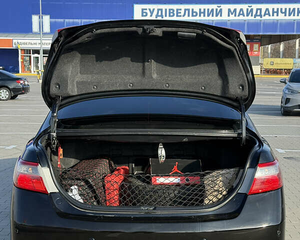 Черный Тойота Камри, объемом двигателя 3.5 л и пробегом 235 тыс. км за 8300 $, фото 8 на Automoto.ua