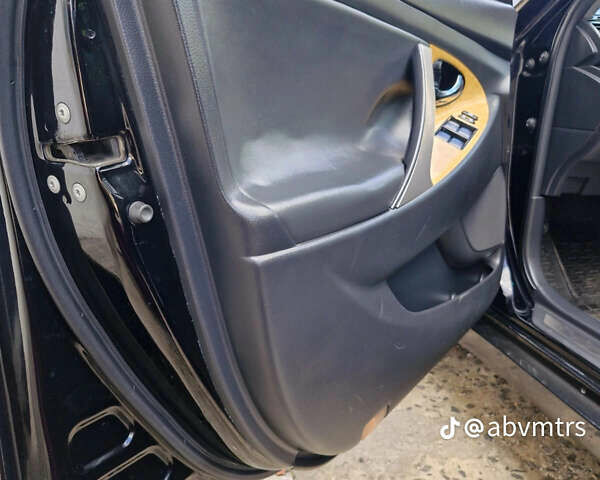 Черный Тойота Камри, объемом двигателя 2.4 л и пробегом 211 тыс. км за 7700 $, фото 6 на Automoto.ua