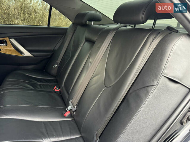 Черный Тойота Камри, объемом двигателя 2.4 л и пробегом 192 тыс. км за 10500 $, фото 13 на Automoto.ua