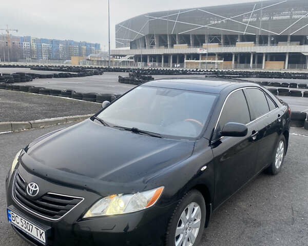 Черный Тойота Камри, объемом двигателя 3.5 л и пробегом 252 тыс. км за 10200 $, фото 10 на Automoto.ua