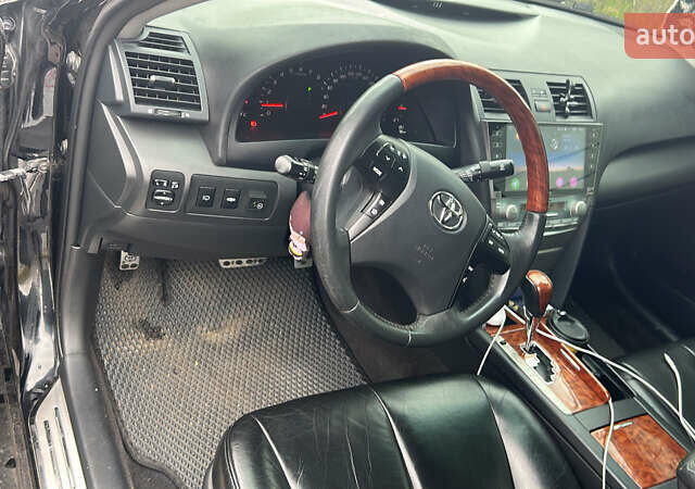 Черный Тойота Камри, объемом двигателя 3.5 л и пробегом 303 тыс. км за 8000 $, фото 5 на Automoto.ua