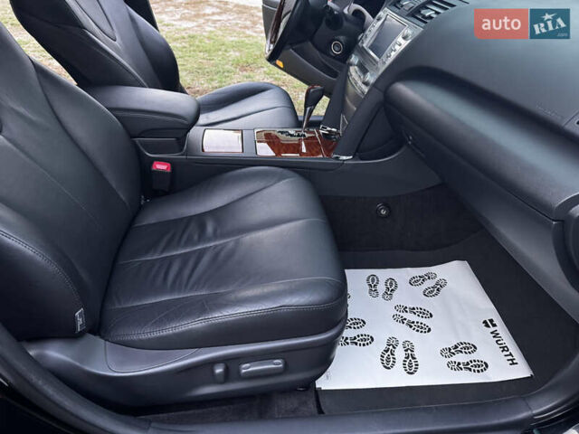 Черный Тойота Камри, объемом двигателя 3.5 л и пробегом 70 тыс. км за 17000 $, фото 6 на Automoto.ua