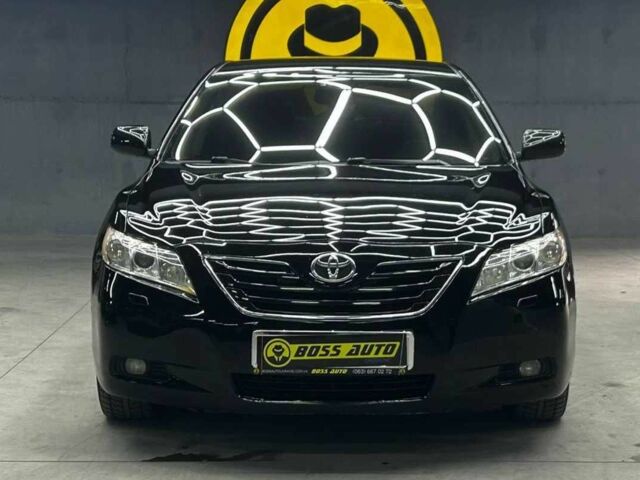 Черный Тойота Камри, объемом двигателя 2.4 л и пробегом 290 тыс. км за 8000 $, фото 1 на Automoto.ua