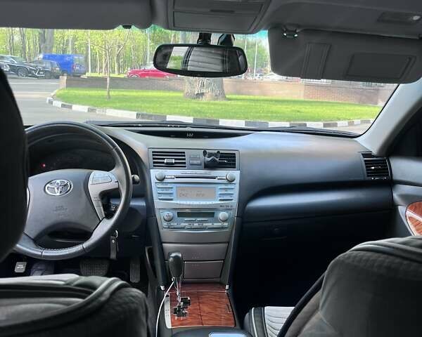 Черный Тойота Камри, объемом двигателя 2.36 л и пробегом 189 тыс. км за 12000 $, фото 7 на Automoto.ua