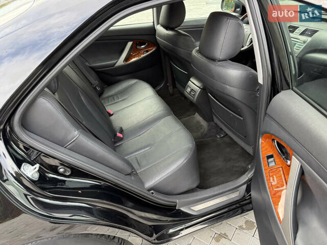 Черный Тойота Камри, объемом двигателя 3.5 л и пробегом 246 тыс. км за 11000 $, фото 43 на Automoto.ua