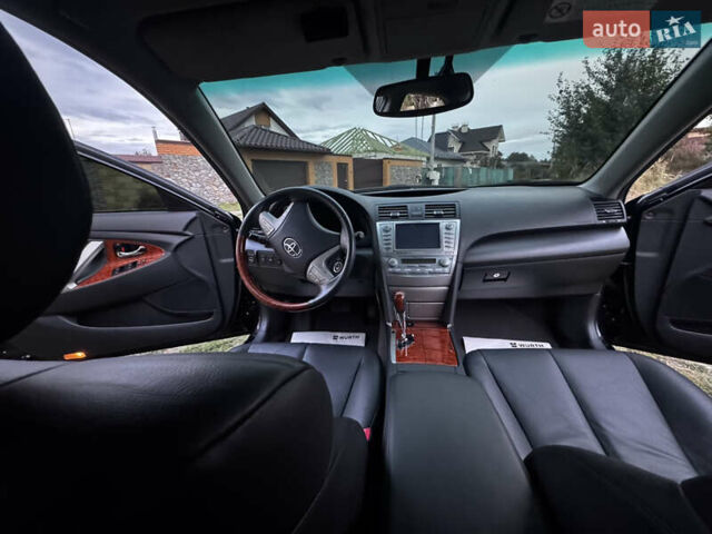 Черный Тойота Камри, объемом двигателя 3.5 л и пробегом 70 тыс. км за 17000 $, фото 5 на Automoto.ua