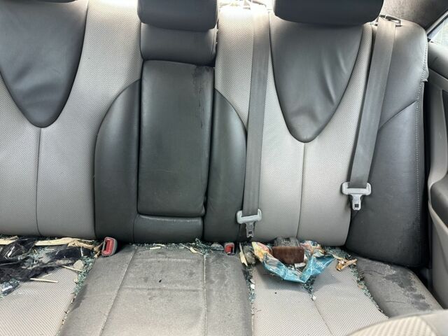 Черный Тойота Камри, объемом двигателя 2.4 л и пробегом 200 тыс. км за 4000 $, фото 6 на Automoto.ua