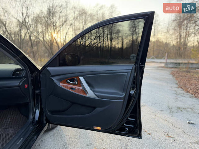 Черный Тойота Камри, объемом двигателя 3.46 л и пробегом 252 тыс. км за 10999 $, фото 28 на Automoto.ua