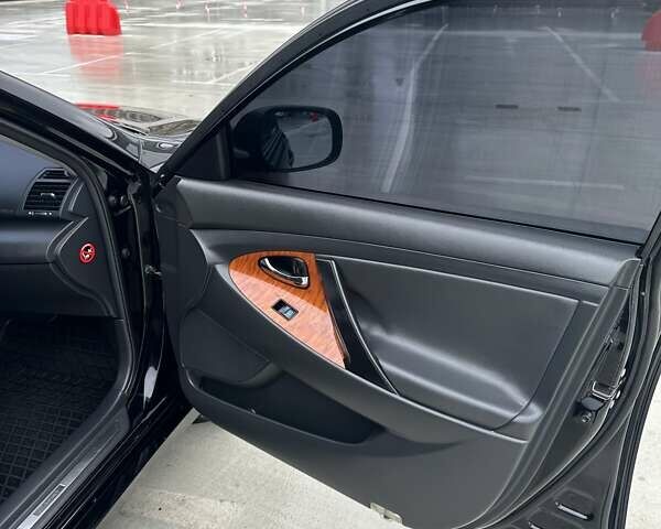 Черный Тойота Камри, объемом двигателя 3.46 л и пробегом 390 тыс. км за 11700 $, фото 14 на Automoto.ua