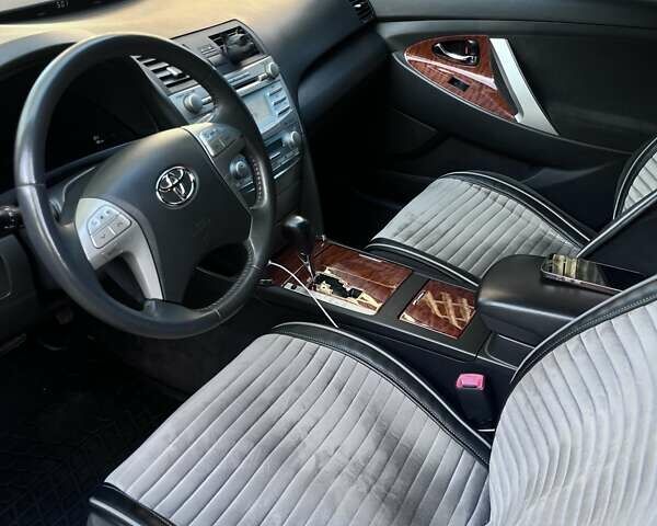 Черный Тойота Камри, объемом двигателя 2.36 л и пробегом 189 тыс. км за 12000 $, фото 6 на Automoto.ua