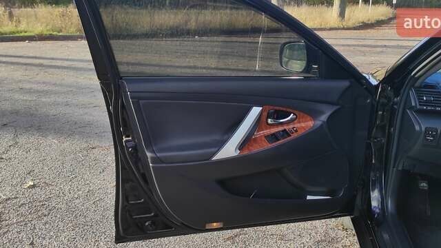 Чорний Тойота Камрі, об'ємом двигуна 3.5 л та пробігом 227 тис. км за 8900 $, фото 11 на Automoto.ua