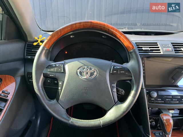 Черный Тойота Камри, объемом двигателя 3.5 л и пробегом 377 тыс. км за 10200 $, фото 64 на Automoto.ua