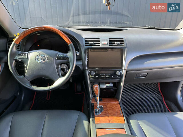 Черный Тойота Камри, объемом двигателя 3.5 л и пробегом 377 тыс. км за 10200 $, фото 63 на Automoto.ua