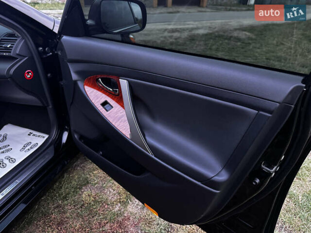 Черный Тойота Камри, объемом двигателя 3.5 л и пробегом 70 тыс. км за 17000 $, фото 7 на Automoto.ua