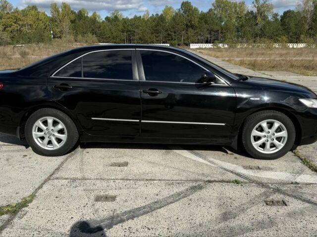 Черный Тойота Камри, объемом двигателя 2.4 л и пробегом 181 тыс. км за 8500 $, фото 2 на Automoto.ua