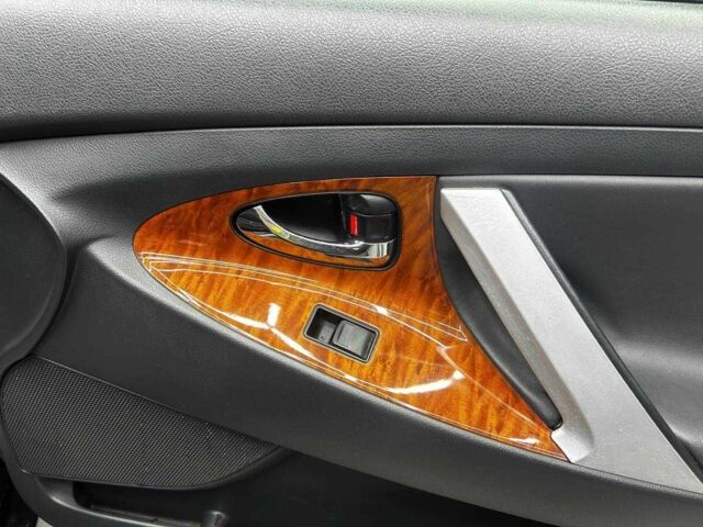 Черный Тойота Камри, объемом двигателя 2.4 л и пробегом 290 тыс. км за 8000 $, фото 9 на Automoto.ua