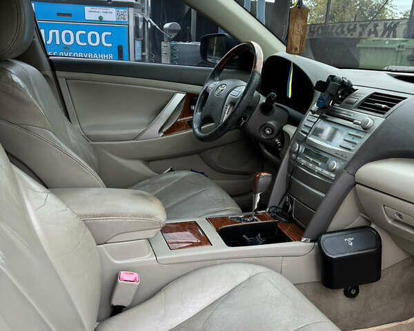 Чорний Тойота Камрі, об'ємом двигуна 3.5 л та пробігом 280 тис. км за 8200 $, фото 9 на Automoto.ua