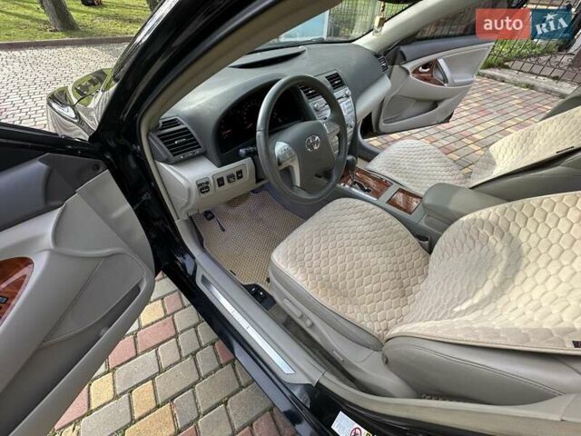 Черный Тойота Камри, объемом двигателя 2.36 л и пробегом 180 тыс. км за 8900 $, фото 20 на Automoto.ua