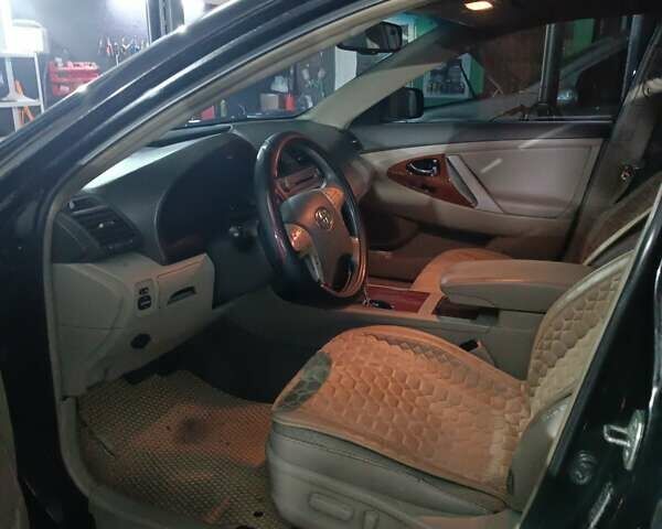 Черный Тойота Камри, объемом двигателя 3.46 л и пробегом 320 тыс. км за 8300 $, фото 9 на Automoto.ua