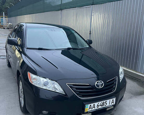 Черный Тойота Камри, объемом двигателя 2.3 л и пробегом 275 тыс. км за 8000 $, фото 1 на Automoto.ua