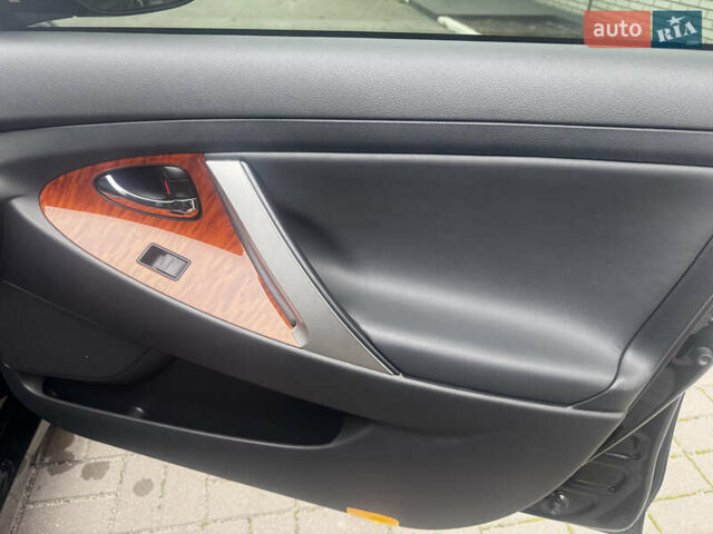 Чорний Тойота Камрі, об'ємом двигуна 3.5 л та пробігом 70 тис. км за 16500 $, фото 9 на Automoto.ua