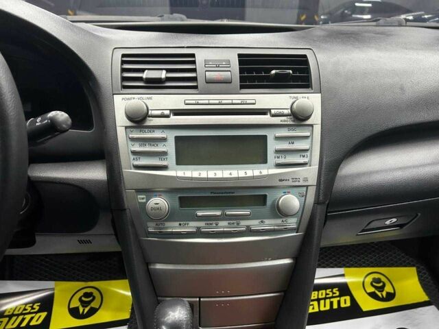 Черный Тойота Камри, объемом двигателя 2.4 л и пробегом 290 тыс. км за 8000 $, фото 12 на Automoto.ua