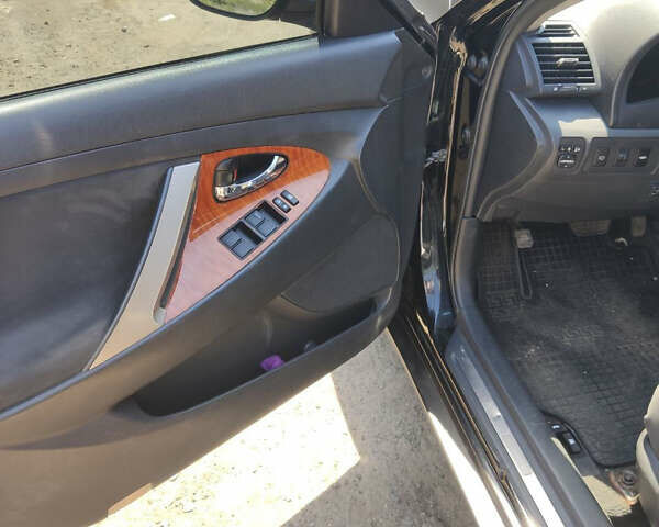 Черный Тойота Камри, объемом двигателя 2.4 л и пробегом 267 тыс. км за 8200 $, фото 15 на Automoto.ua