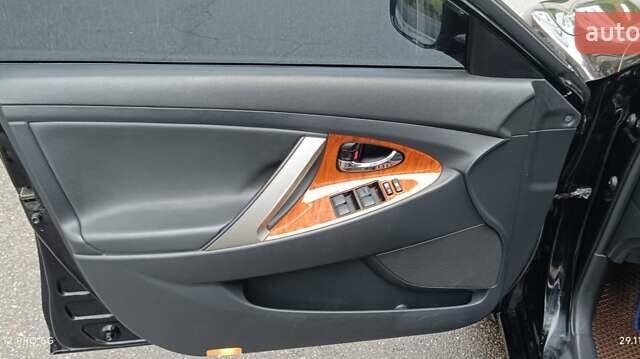Черный Тойота Камри, объемом двигателя 2.4 л и пробегом 310 тыс. км за 7700 $, фото 11 на Automoto.ua