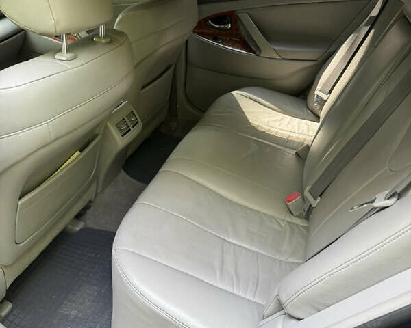 Черный Тойота Камри, объемом двигателя 3.5 л и пробегом 240 тыс. км за 12000 $, фото 10 на Automoto.ua