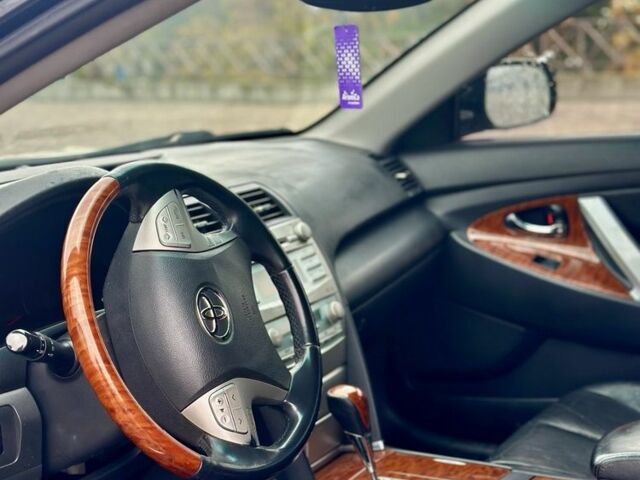 Чорний Тойота Камрі, об'ємом двигуна 0 л та пробігом 310 тис. км за 7500 $, фото 7 на Automoto.ua