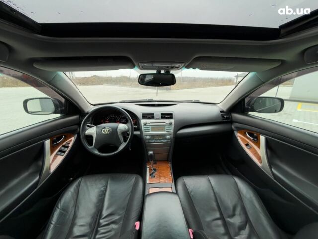 Чорний Тойота Камрі, об'ємом двигуна 2.4 л та пробігом 224 тис. км за 7990 $, фото 19 на Automoto.ua