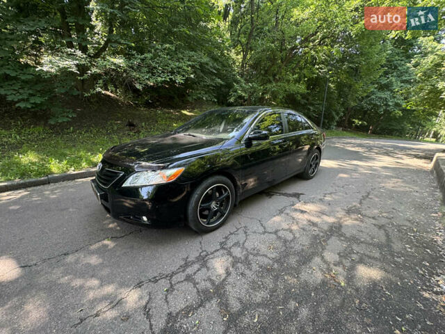 Черный Тойота Камри, объемом двигателя 3.5 л и пробегом 240 тыс. км за 12000 $, фото 2 на Automoto.ua