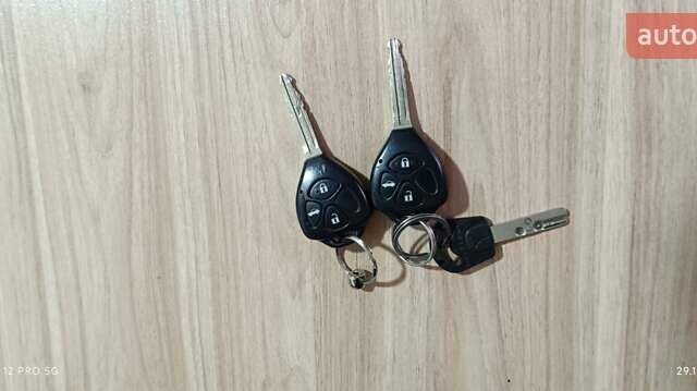 Черный Тойота Камри, объемом двигателя 2.4 л и пробегом 310 тыс. км за 7700 $, фото 19 на Automoto.ua