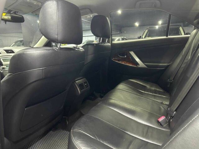 Черный Тойота Камри, объемом двигателя 2.4 л и пробегом 290 тыс. км за 8000 $, фото 19 на Automoto.ua