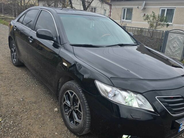 Черный Тойота Камри, объемом двигателя 3.5 л и пробегом 300 тыс. км за 7800 $, фото 2 на Automoto.ua