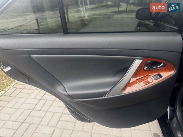 Чорний Тойота Камрі, об'ємом двигуна 3.5 л та пробігом 70 тис. км за 16500 $, фото 14 на Automoto.ua