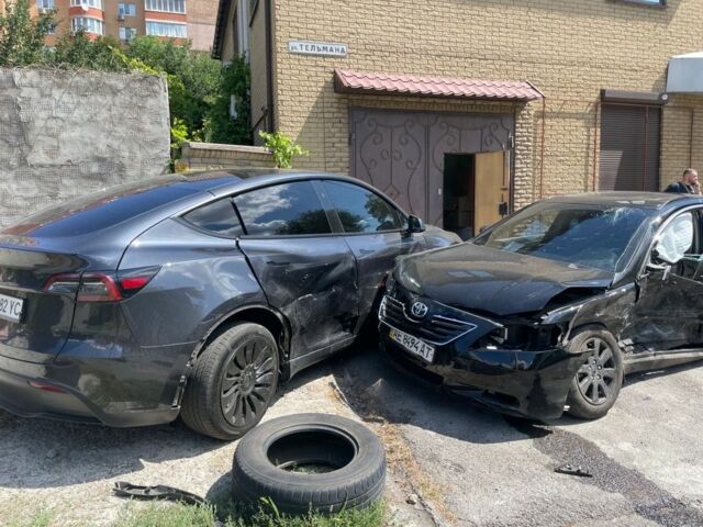 Чорний Тойота Камрі, об'ємом двигуна 3.5 л та пробігом 220 тис. км за 5950 $, фото 1 на Automoto.ua