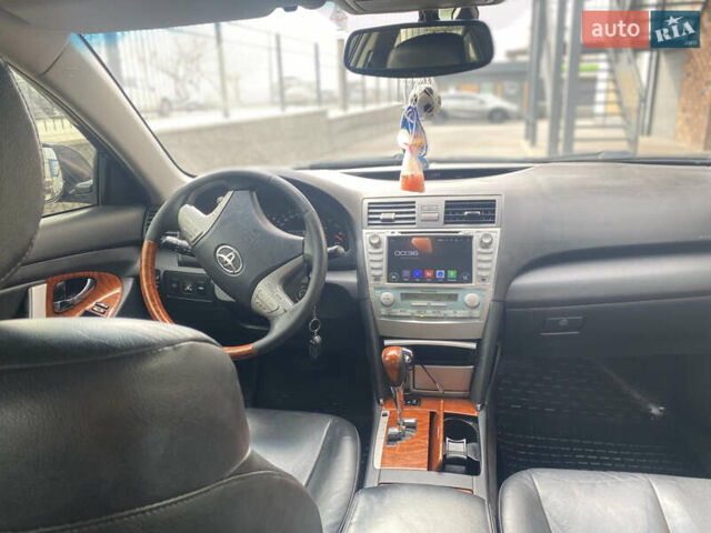 Черный Тойота Камри, объемом двигателя 3.5 л и пробегом 294 тыс. км за 9900 $, фото 9 на Automoto.ua