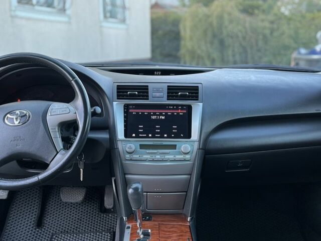 Черный Тойота Камри, объемом двигателя 2.4 л и пробегом 280 тыс. км за 8900 $, фото 9 на Automoto.ua