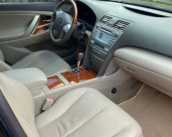 Черный Тойота Камри, объемом двигателя 3.46 л и пробегом 280 тыс. км за 8999 $, фото 11 на Automoto.ua