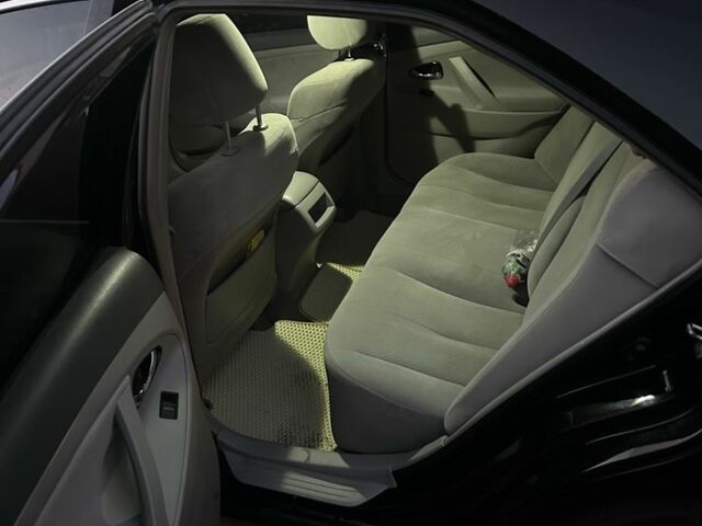 Черный Тойота Камри, объемом двигателя 2.4 л и пробегом 250 тыс. км за 7000 $, фото 5 на Automoto.ua