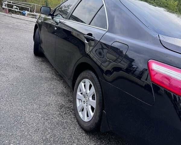 Черный Тойота Камри, объемом двигателя 2.4 л и пробегом 240 тыс. км за 8700 $, фото 3 на Automoto.ua
