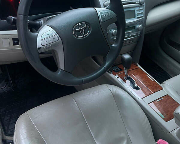 Черный Тойота Камри, объемом двигателя 2.3 л и пробегом 275 тыс. км за 8000 $, фото 10 на Automoto.ua