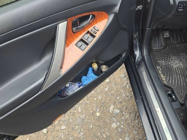 Черный Тойота Камри, объемом двигателя 3.5 л и пробегом 300 тыс. км за 7800 $, фото 8 на Automoto.ua