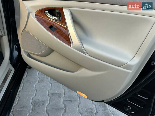 Черный Тойота Камри, объемом двигателя 2.4 л и пробегом 134 тыс. км за 11900 $, фото 50 на Automoto.ua