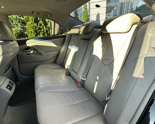 Черный Тойота Камри, объемом двигателя 2.4 л и пробегом 264 тыс. км за 9000 $, фото 8 на Automoto.ua