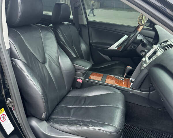 Черный Тойота Камри, объемом двигателя 3.5 л и пробегом 240 тыс. км за 7200 $, фото 10 на Automoto.ua