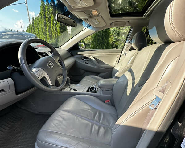 Черный Тойота Камри, объемом двигателя 2.4 л и пробегом 264 тыс. км за 9000 $, фото 6 на Automoto.ua
